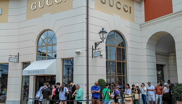 Visite privée de shopping des hôtels de Turin au Torino Outlet Village - Photo 2