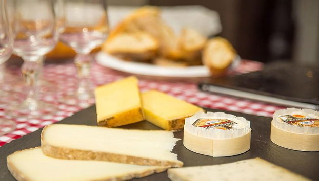 Visite de dégustation de plats au marché privé du matin de Lyon dans les Halles Paul Bocuse - Photo 3