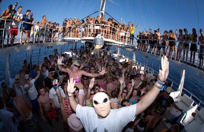 Fête sur un bateau à Alanya - Photo 2