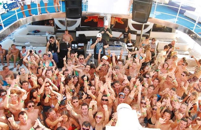 Fête sur un bateau à Alanya - Photo 3