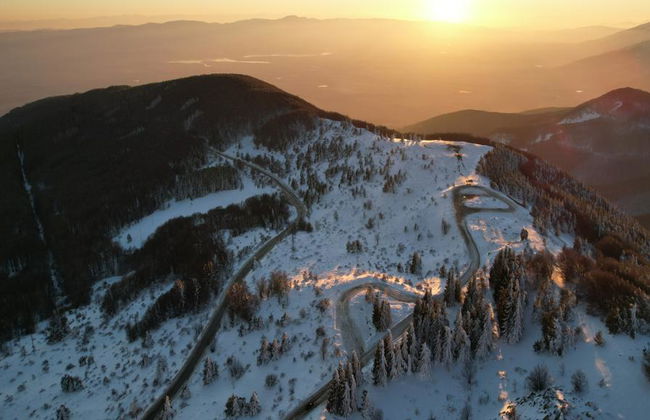 Il Monumento di Buzludzha e la Valle delle Rose - Tour di un'intera giornata - Foto 3