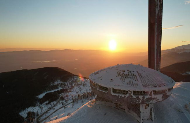 Il Monumento di Buzludzha e la Valle delle Rose - Tour di un'intera giornata - Foto 1