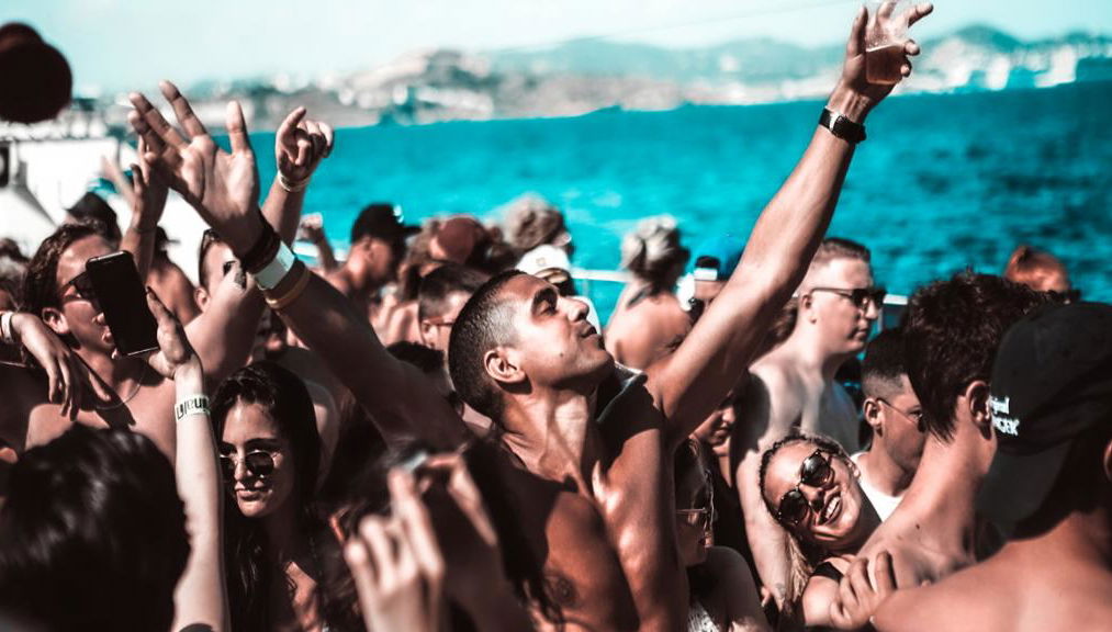 Aftersun em Catamarã - Apenas Adultos - Saindo de Platja d'en Bossa - Foto 1