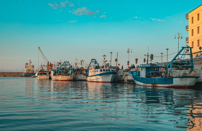 Giro in barca a vela a Monopoli e Polignano a Mare - Foto 7