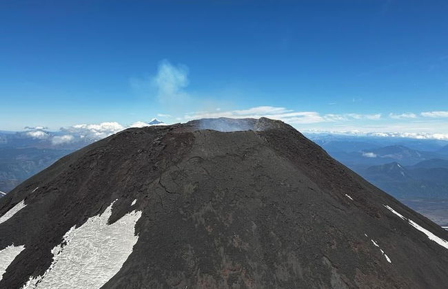 Paseo en helicóptero por Pucón y el volcán Villarrica - Foto 3