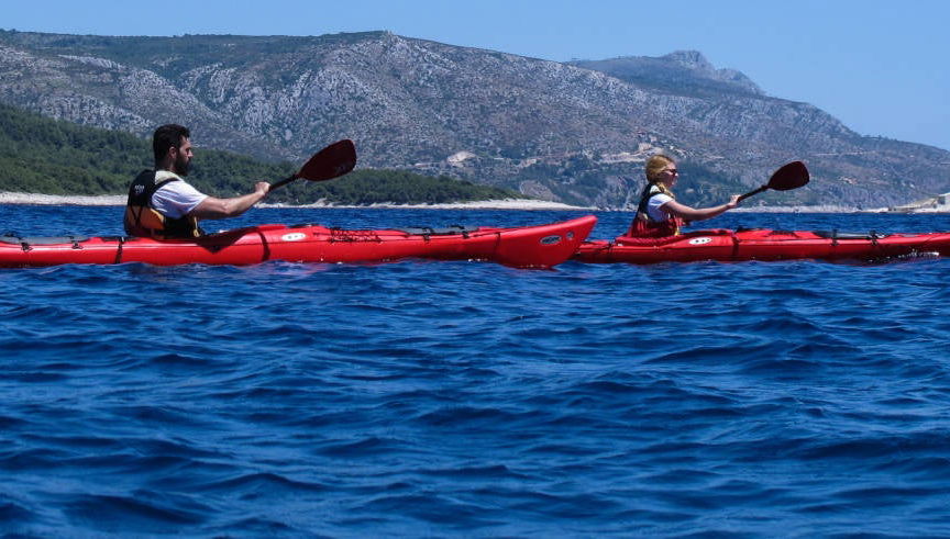 Tour de caiaque pelas ilhas Pakleni