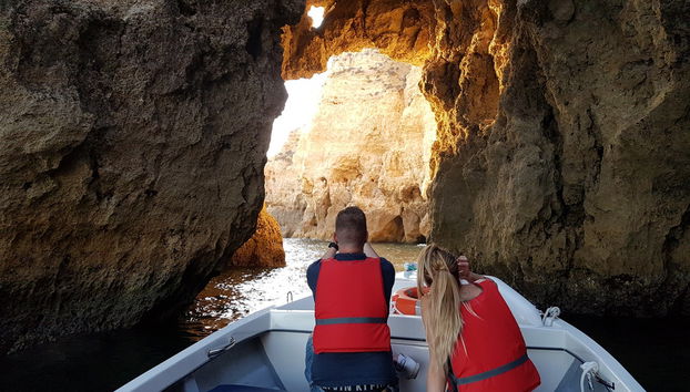 Paseo en barco por las cuevas de Ponta da Piedade - Foto 2
