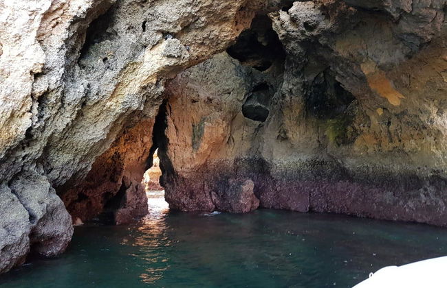 Paseo en barco por las cuevas de Ponta da Piedade - Foto 4