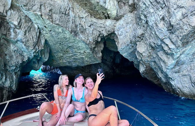 Escursione a Capri in barca - Foto 2