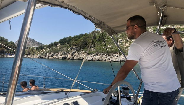 Passeio de catamarã com almoço - Foto 4