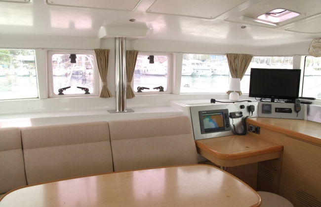 Paseo en catamarán con comida - Foto 3