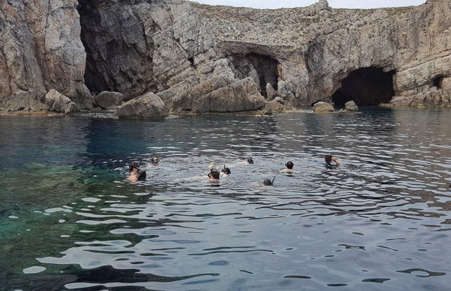 Snorkel en la Reserva Marina del Norte de Menorca - Foto 4