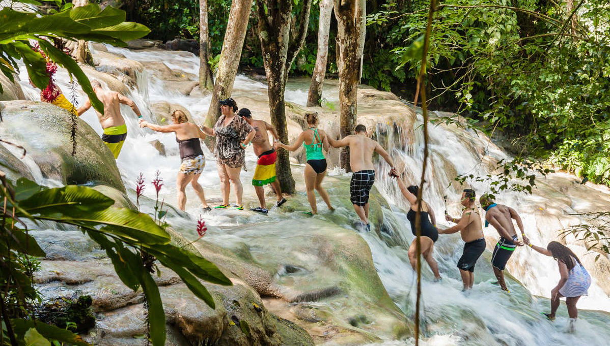 Excursión a las cascadas del río Dunn y el Agujero Azul - Foto 1