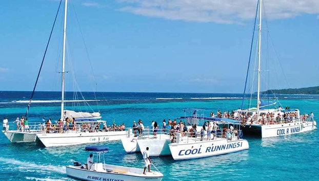 Paseo en catamarán por las cascadas del río Dunn - Foto 2