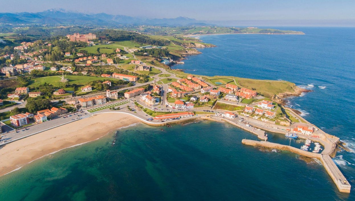 Comillas Free Walking Tour - Foto 1