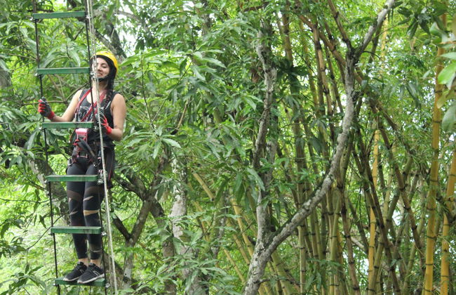 Zip-line, Suspension Bridge + Abseiling in Útica - Photo 2