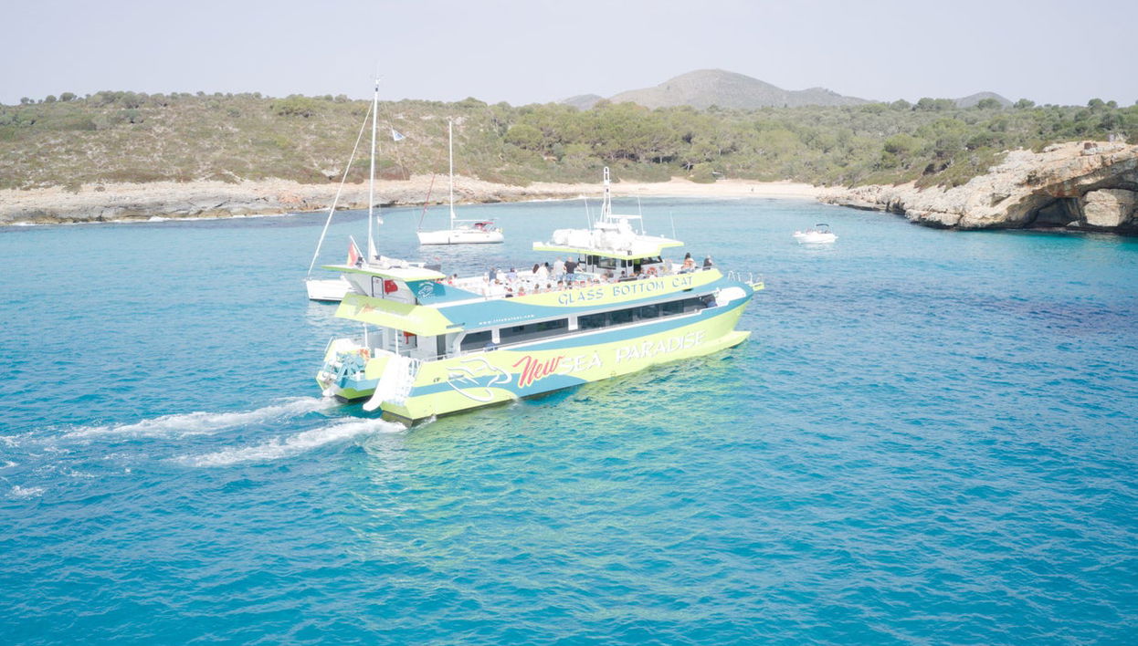 Giro in catamarano delle cale del sud di Sa Coma - Foto 1