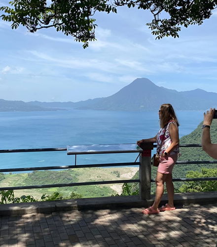 Foto de Mercado de Chichicastenango y lago Atitlán
