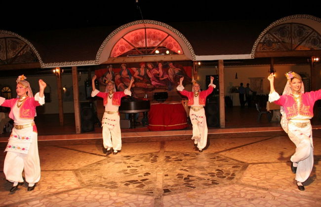 Cena con espectáculo folclórico en Marmaris - Foto 3