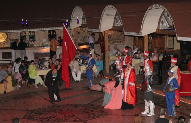 Cena con espectáculo folclórico en Marmaris - Foto 4