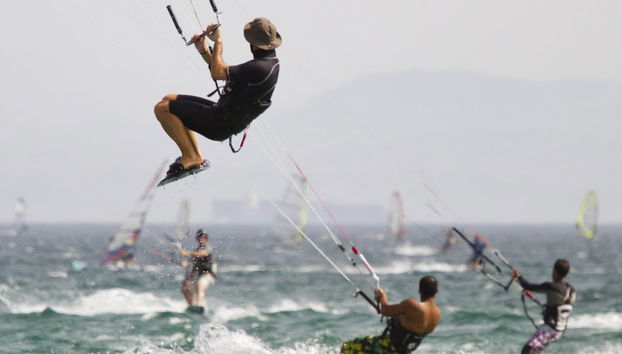 Curso de kitesurf de 2 días en Tarifa - Foto 4