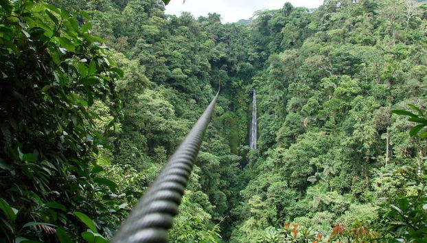 Tirolina en el volcán Arenal - Foto 3