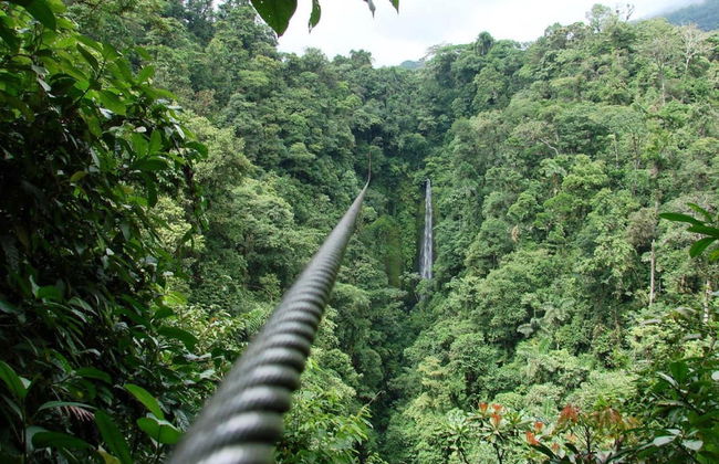 Tirolina en el volcán Arenal - Foto 3