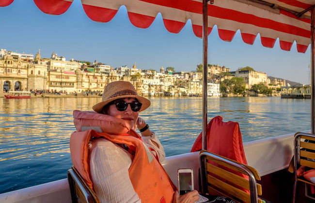 Ghat Tour & Lake Pichola Cruise - Photo 2