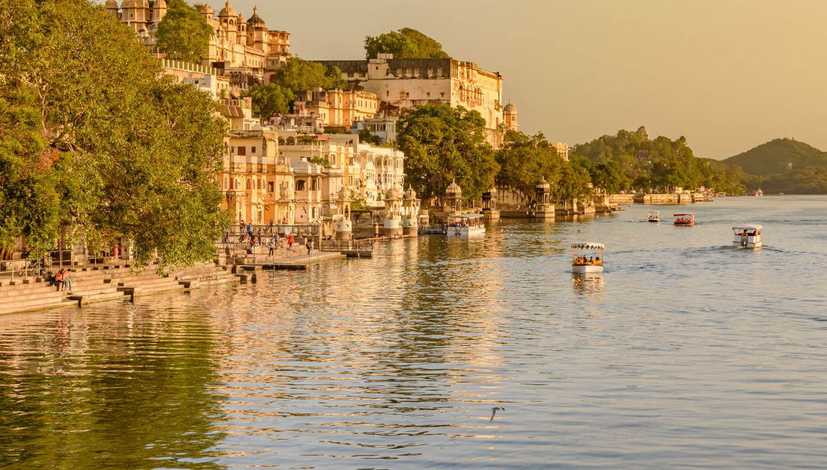 Ghat Tour & Lake Pichola Cruise - Foto 1