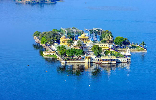 Ghat Tour & Lake Pichola Cruise - Photo 4