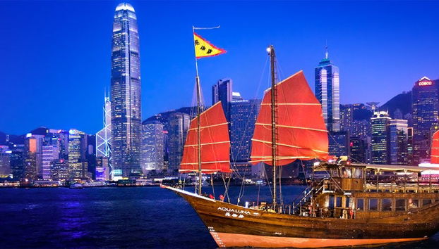 Cruzeiro noturno pela baía Victoria em um barco tradicional - Foto 4