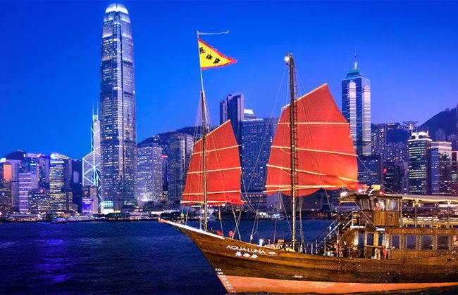Victoria Harbour Evening Cruise - Photo 3
