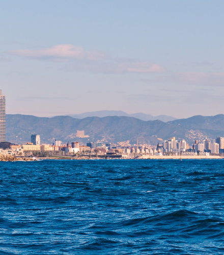 Foto de Paseo en velero por Barcelona