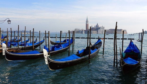 Venice Canals Gondola Ride - Photo 2