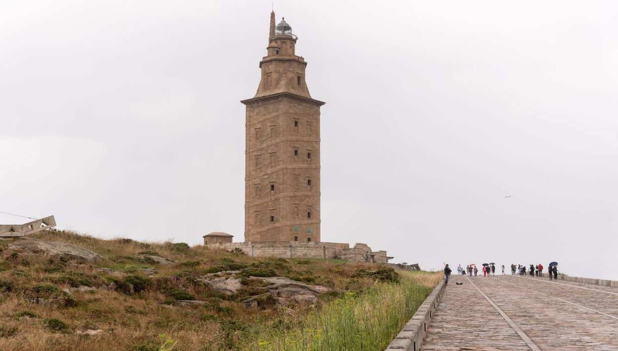 Free tour por el Parque Escultórico de la Torre de Hércules - Photo 1
