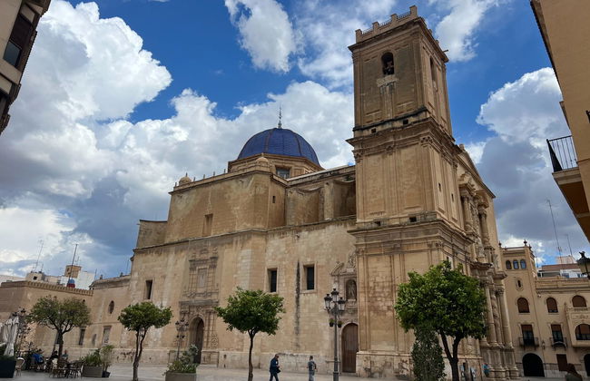 Visita guiada por la Basílica de Santa María + Subida a la torre - Foto 2