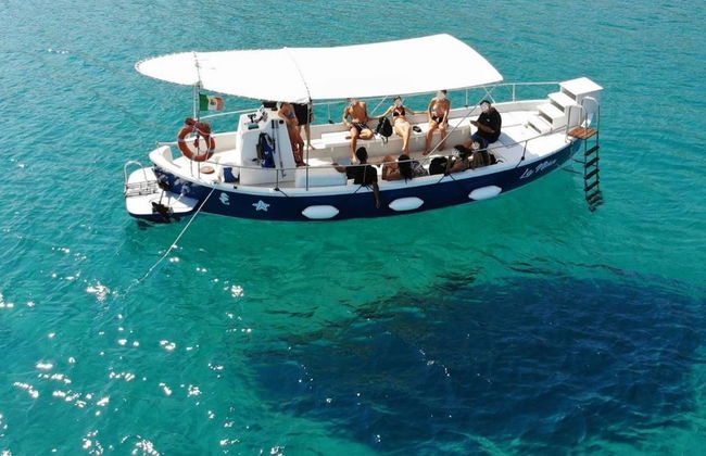 Passeio privado de barco pela costa de Cefalù - Foto 2
