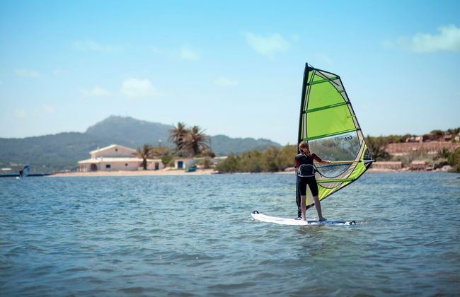 Curso de windsurf en Fornells - Foto 2