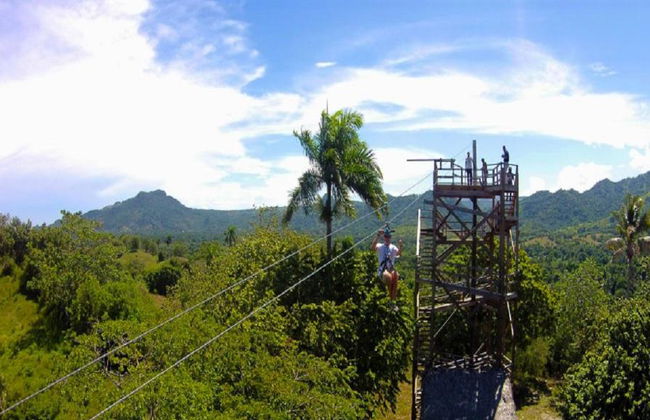 Aventura Ride N Zip: tirolinas, paseo a caballo y almuerzo - Tour de medio día - Foto 1