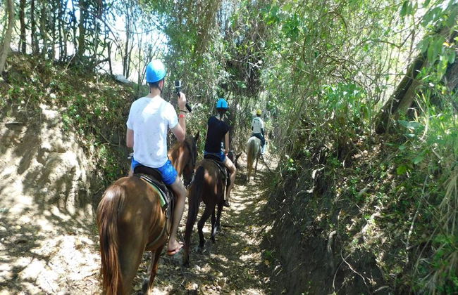 Zip N Splash Abenteuer: Wasserfälle, Seilrutschen und Reiten mit Mittagessen - Foto 5
