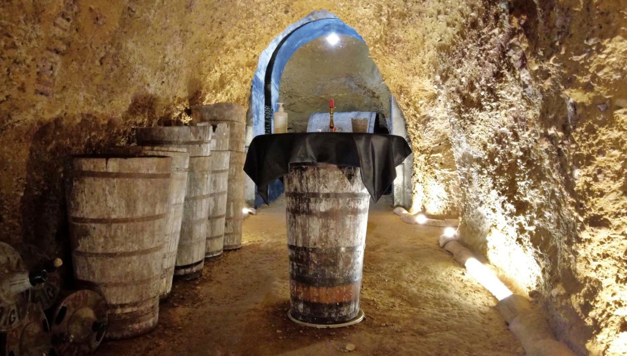 Visita a la cueva-bodega Dorretxe + Cata de aceite - Foto 1