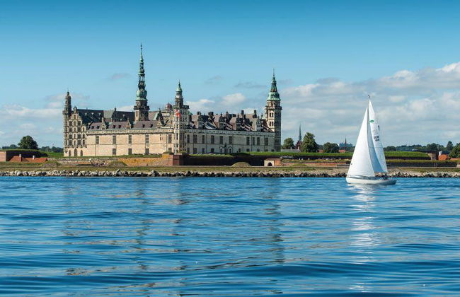 Castillo de Hamlet y Ferry del Estrecho de Øresund a Suecia - Excursión de día completo - Foto 1