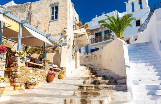 Degustación de comida y vino en el casco antiguo de Naxos - Recorrido privado a pie - Foto 3