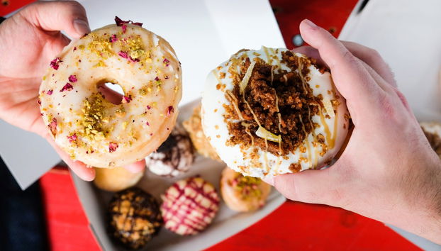 Probando dónuts en Toronto