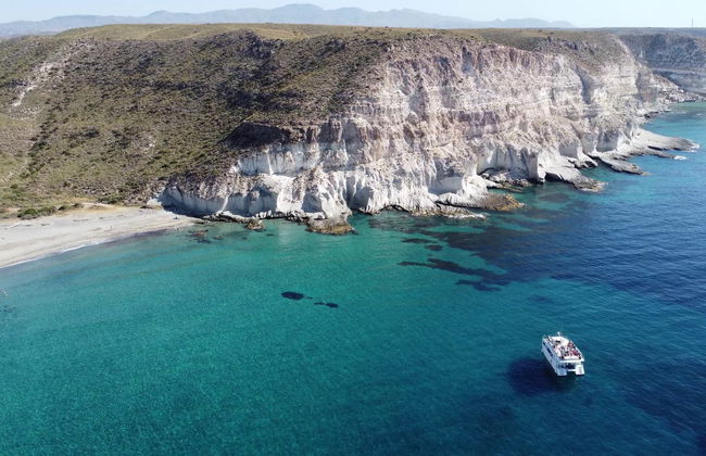 Paseo en catamarán a Cala de Enmedio - Foto 3