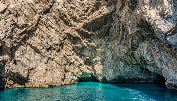 Caves of Capri Gozzo Boat Ride - Foto 3