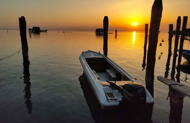 Paseo en barco al atardecer por la laguna de Venecia - Foto 4