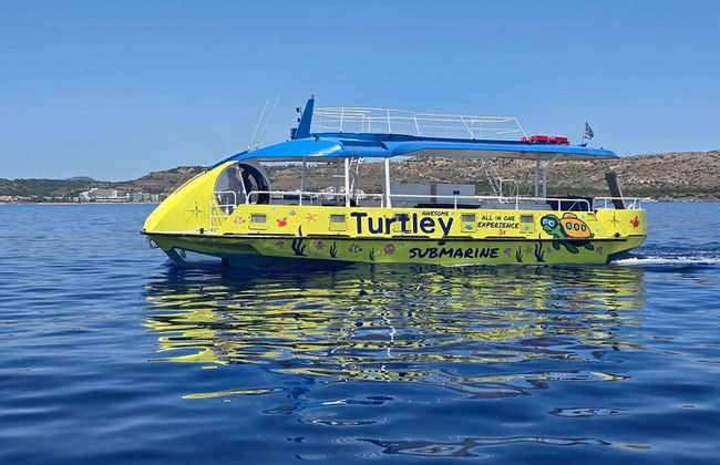 3 Hours Morning Adventure por Turtle Submarine - Foto 1