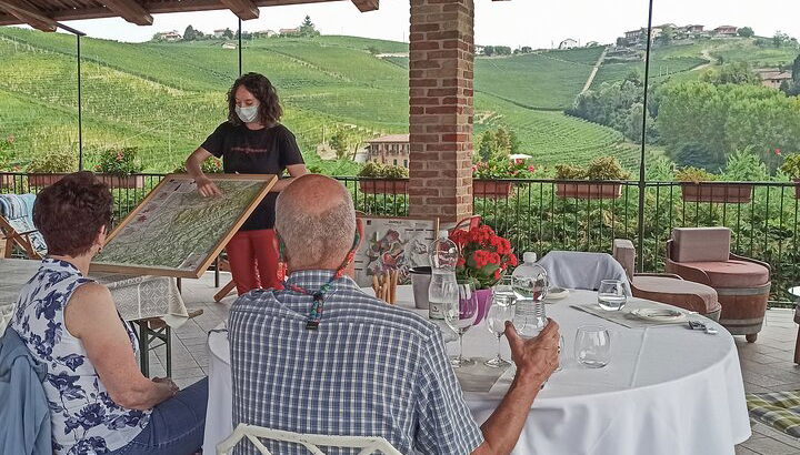 Lernen Sie Piemont-Weine kennen und genießen Sie eine atemberaubende Aussicht