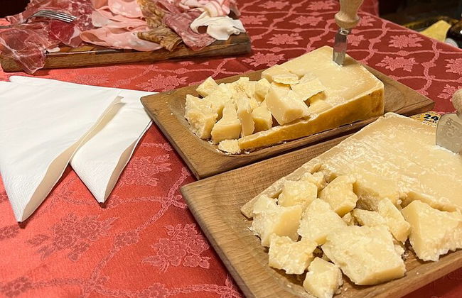 Ab Bologna: Parmesankäse- und Balsamico-Essig-Tour + Mittagessen - Foto 5